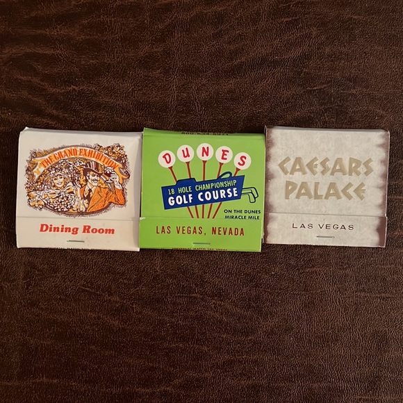 Real Las Vegas dice set & matchbooks! - Picture 3 of 4